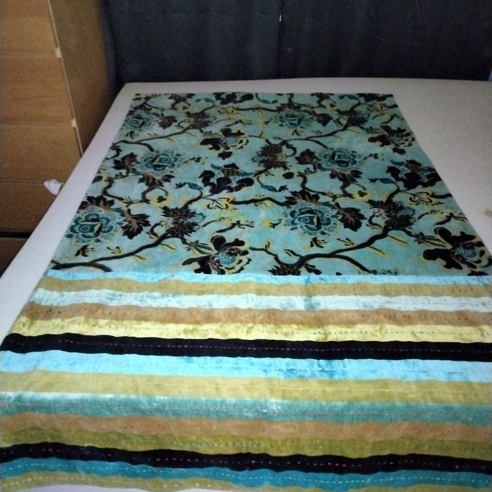 Karma living throw